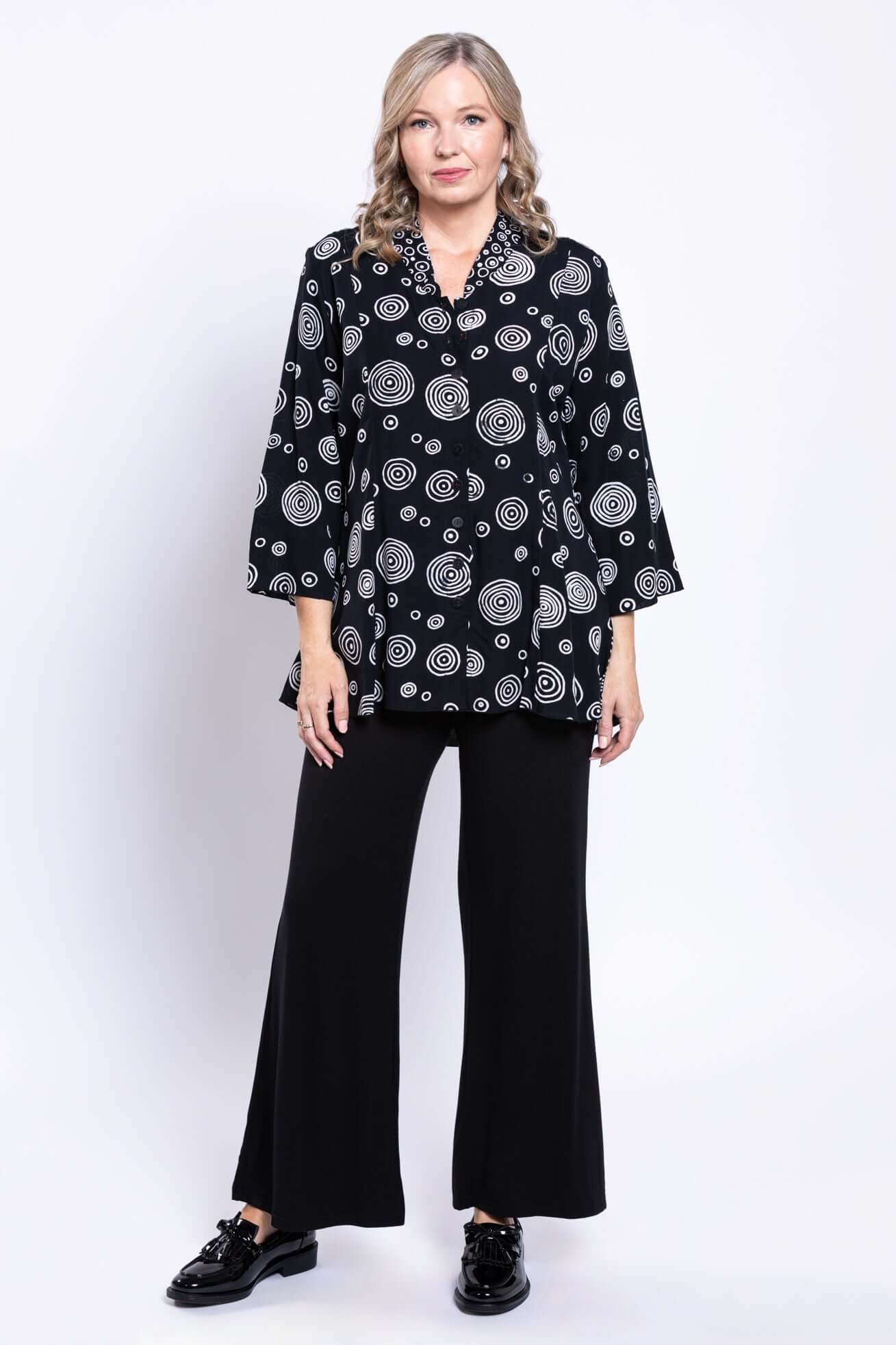 Mar 3/4 Blouse, BW Bubbles - Image 2