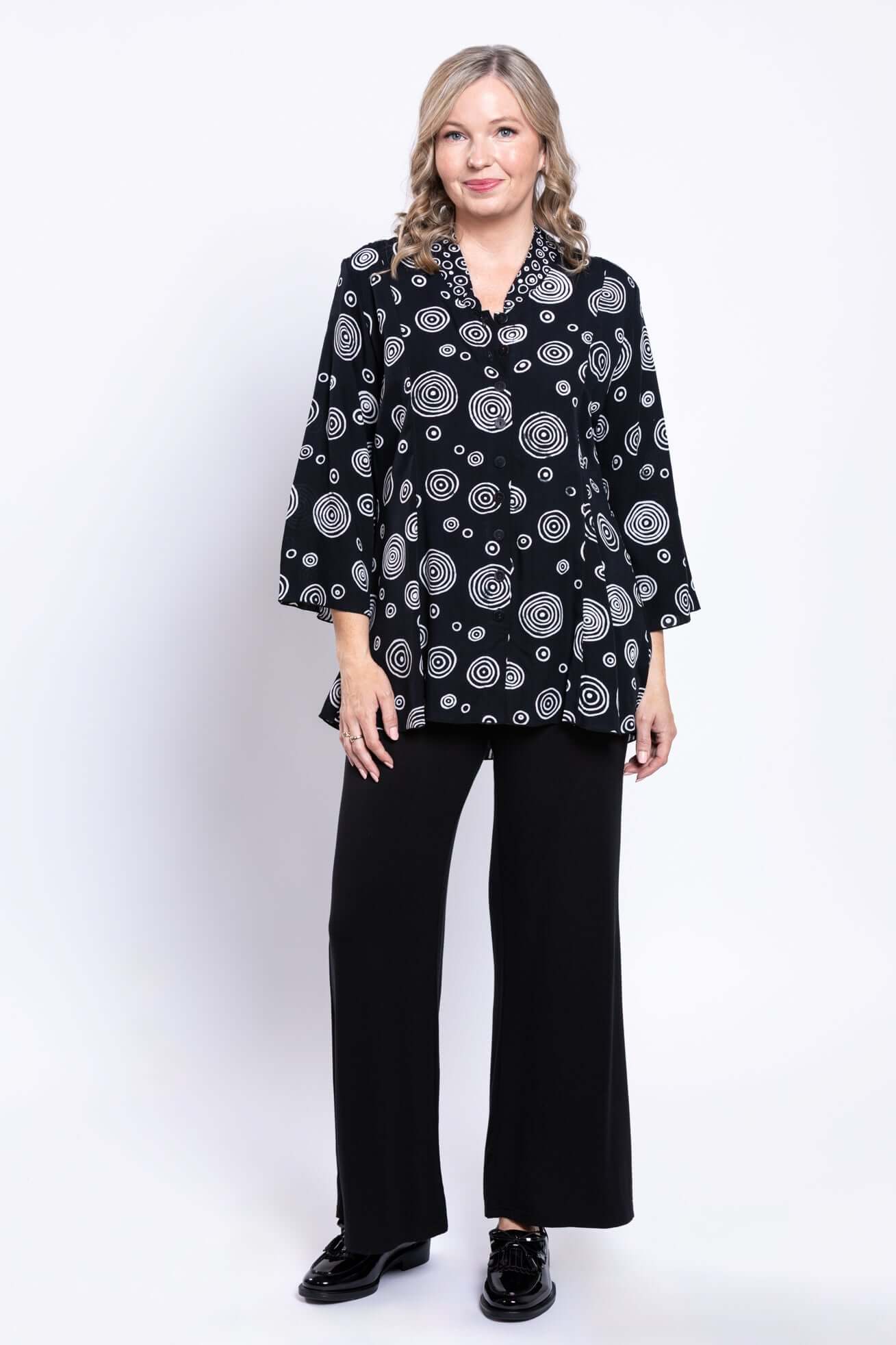 Mar 3/4 Blouse, BW Bubbles - Image 3