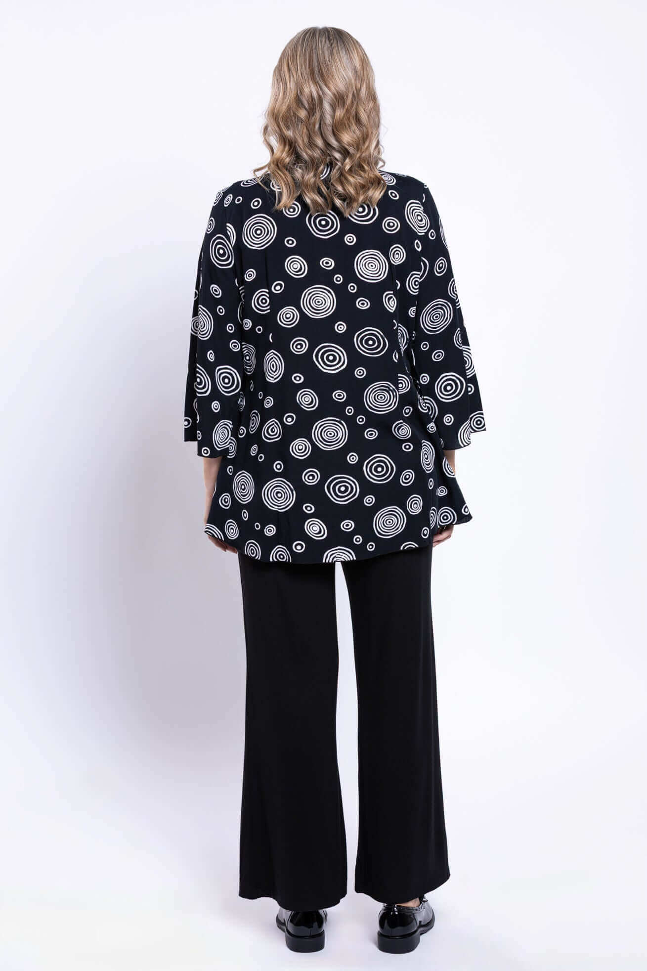 Mar 3/4 Blouse, BW Bubbles - Image 4