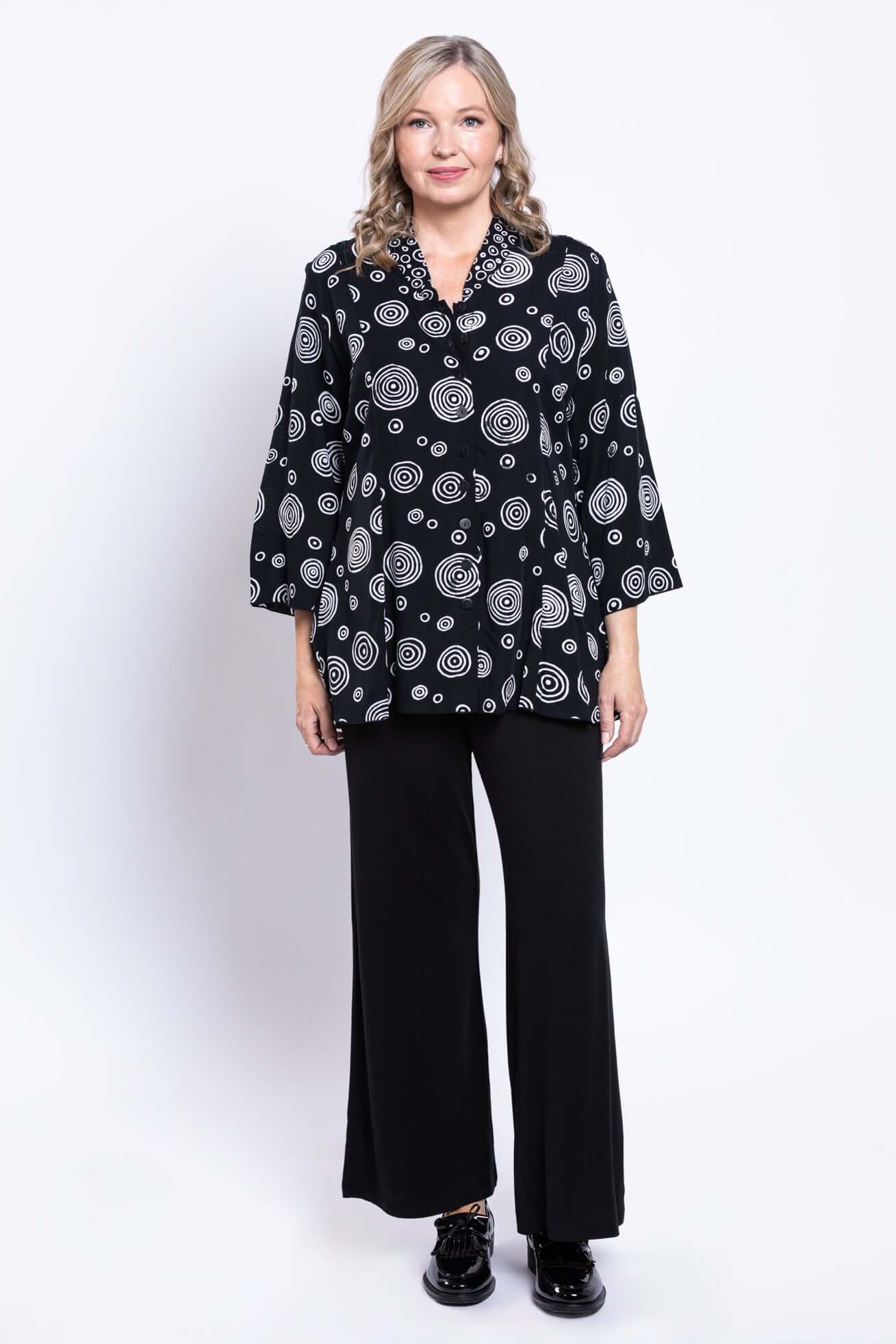 Mar 3/4 Blouse, BW Bubbles - Image 5