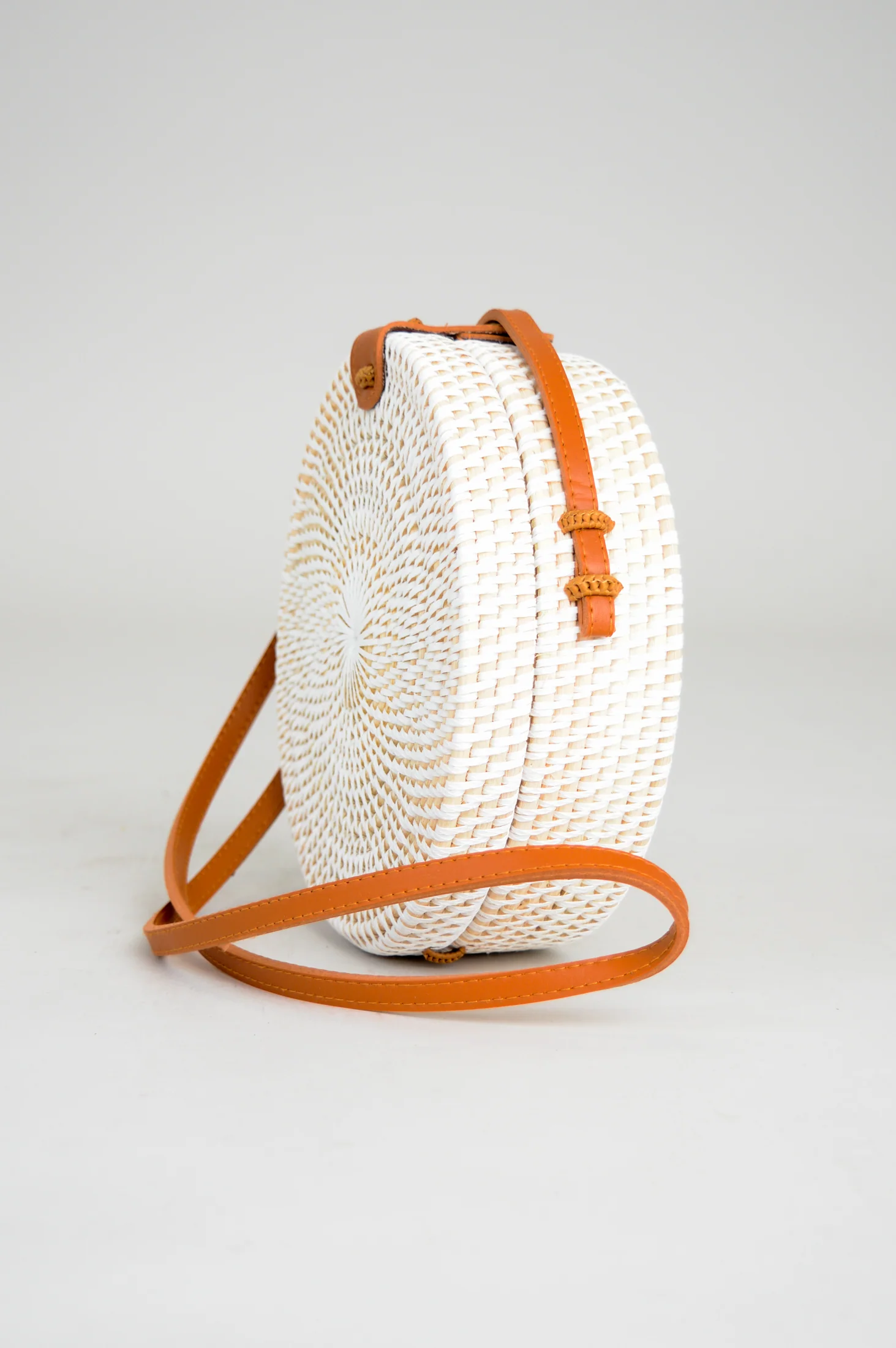 Round Rattan Purse, White large - Image 3